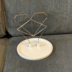 imm coxet wire heart ceramic jewelry holder.